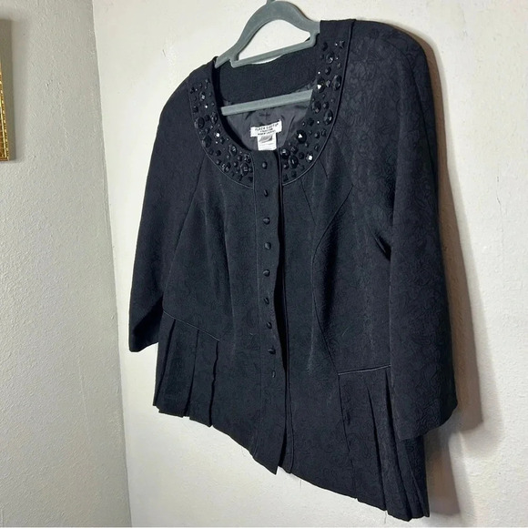 Plaza South Black Peplum Brocade Blazer Size 14 wide petite - Picture 8 of 8